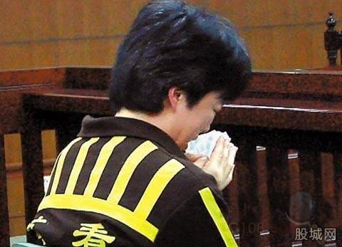 嫌5个月女儿哭闹声影响邻居 女硕士捂死亲生女